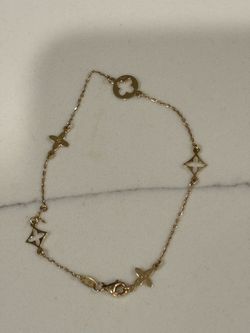 gold bracelet