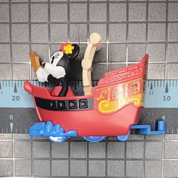 MINNIE MOUSE AT PIRATES OF CARIBBEAN ATTRACTION | MICKEY & MINNIE RUNAWAY RAILWAY #07 | DISNEY MCDONALDS 2020 | OPEN USED