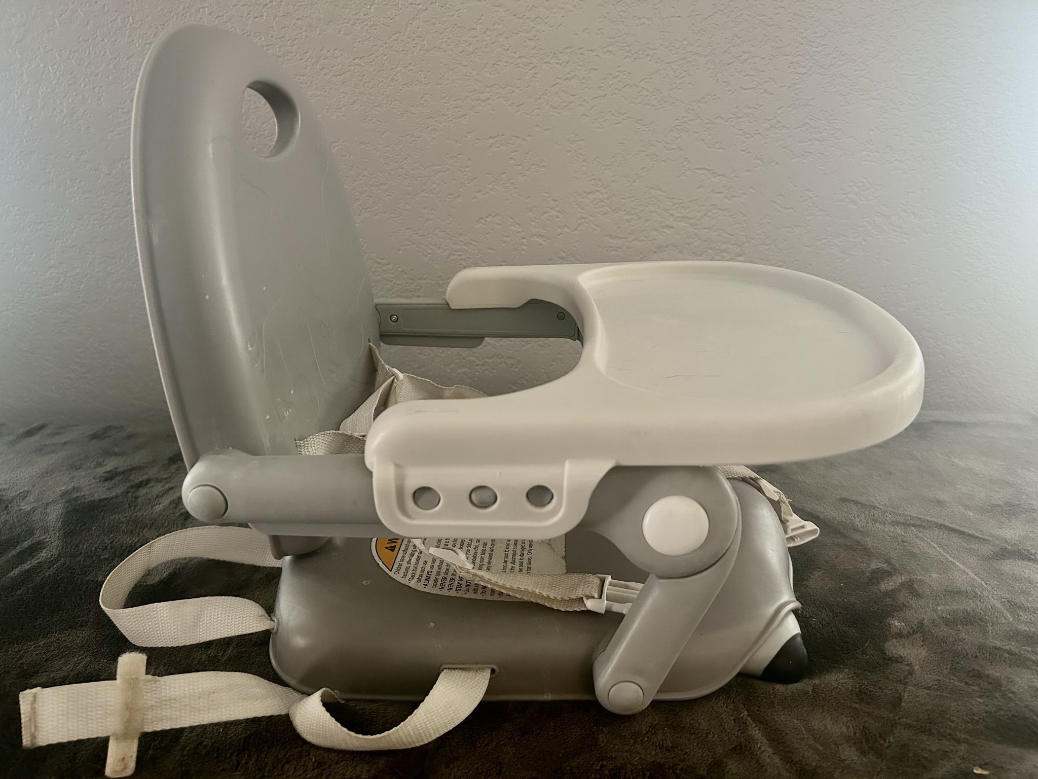 Chicco Portable Snack Booster Seat, Gray