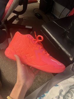 Lamelo’s MB1 BCA Pink Alert Size 10
