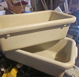 Heavy-Duty Plastic Utility Tubs - Set of 6