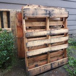 Free Wooden Pallets