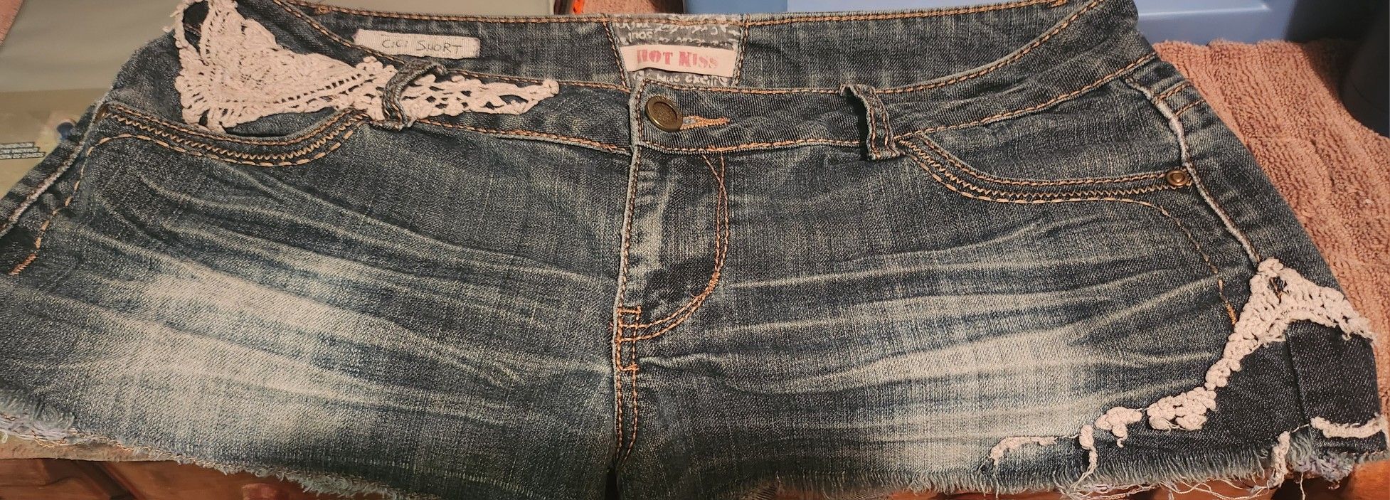 Hot Kiss Shorts Size 13 Juniors