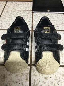 Disney’s Hello Kitty x adidas Superstar Comfort Closure ‘ 50th Anniversary' | Black | Girls Size 10