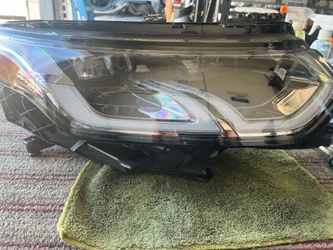 2022 LAND ROVER DISCOVERY  R HEADLIGHT