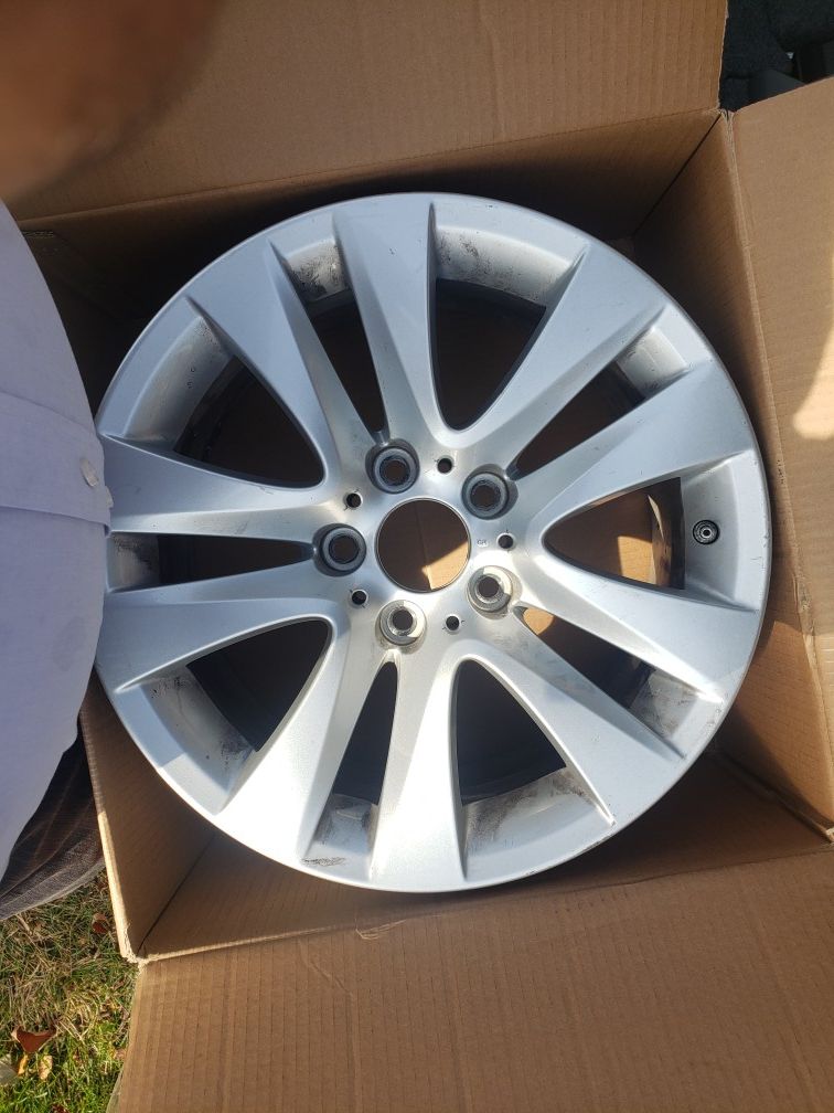 BMW 17 INCH RIMS Bolt Pattern is 5×120 Bolt Pattern