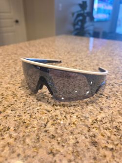 Oakley Meta Vanguard Smart Sunglasses