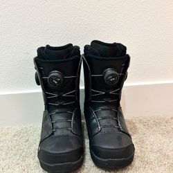 WMN’S size 7 Snowboard Boots