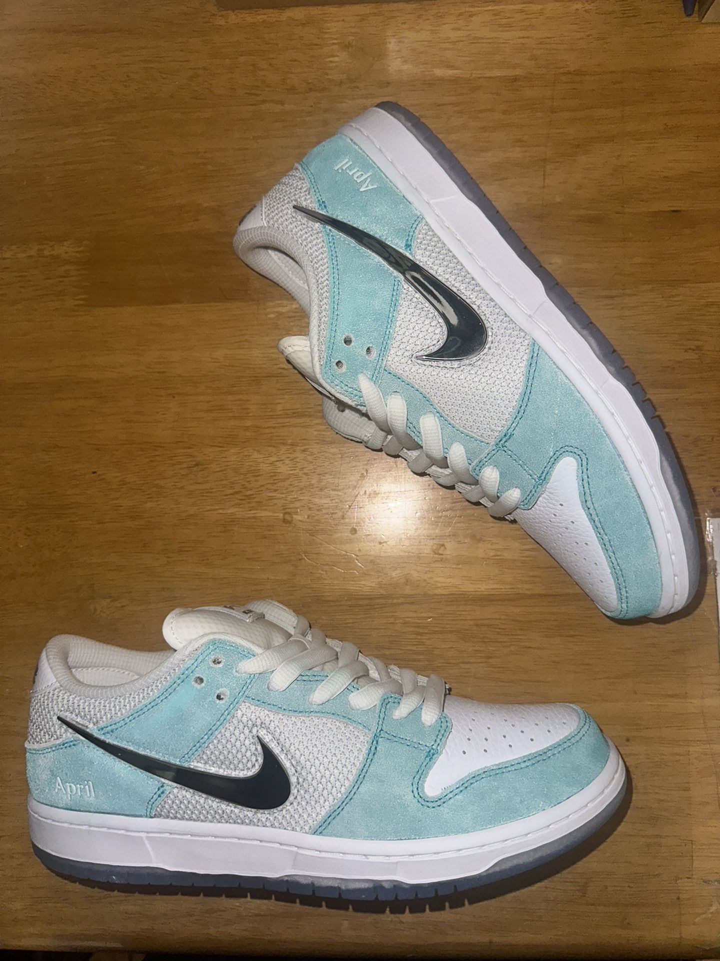 size 9.5 - Nike SB Dunk Low April Skateboards