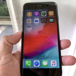 iPhone 8 Unlocked - SEE PICTURES 