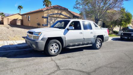 Parts ONLY off a 2002 Chevy Avalanche Z71 4x4