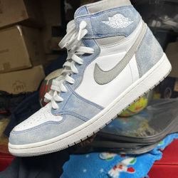 Jordan 1 High Hyper Royal Size 13