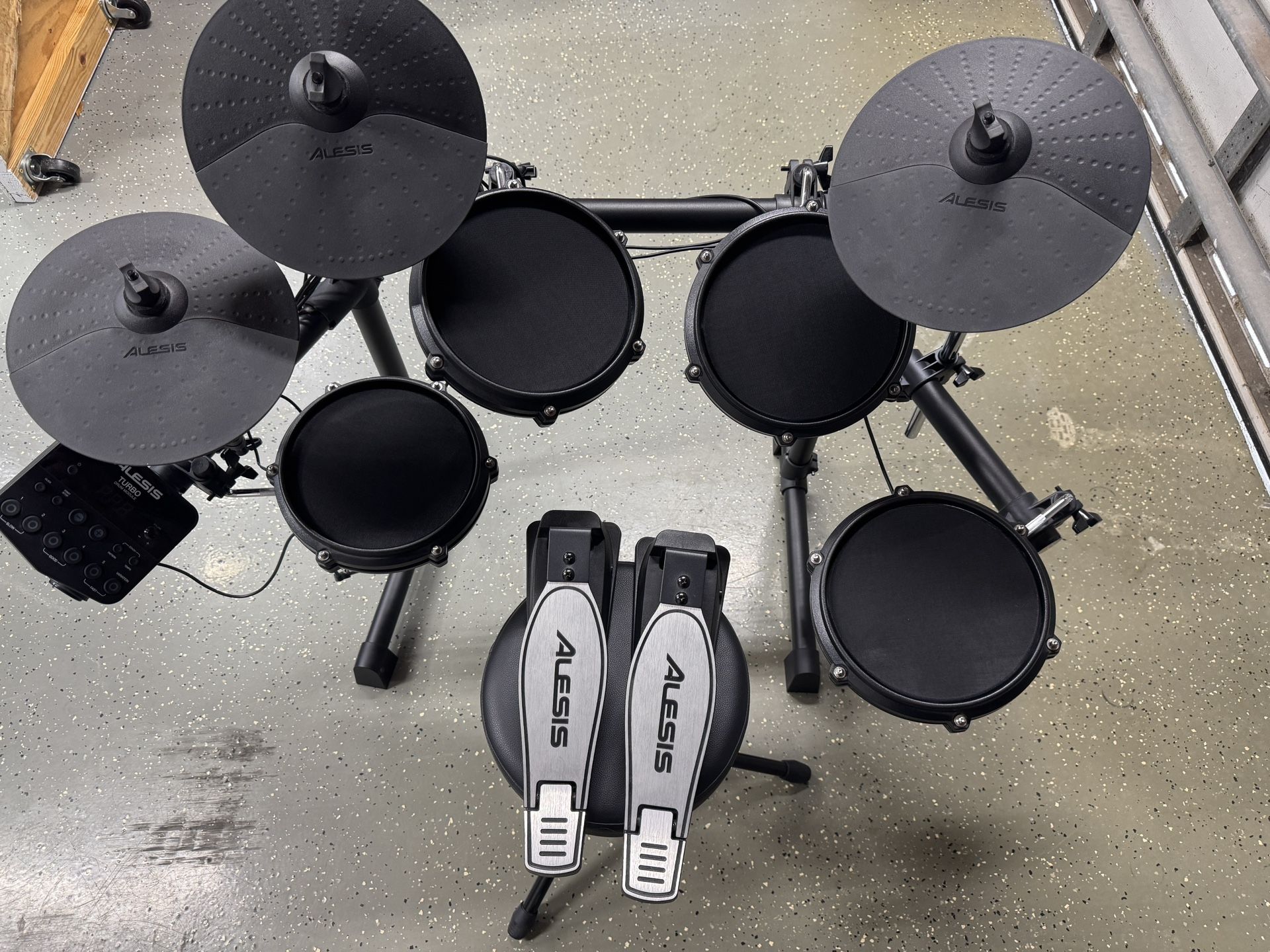 Electronic Drum Set With Throne