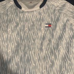 Tommy Shirt
