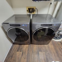 Whirlpool Front Load Chrome Shadow Washer & Dryer Set