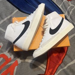 Nike Blazer Mid '77 Women's White Black Leather Sneakers CZ1055-100