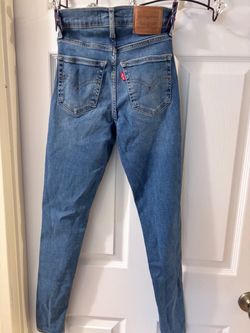 Woman Levi’s jeans/pantalon Levi’s de mujer