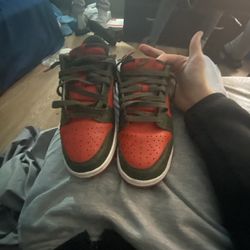 Nike dunk low "Cargo Khaki Mystic Red"