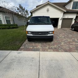 2006 Ford E350