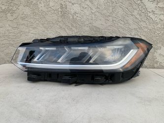 VW jetta Left Driver Headlight