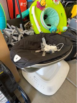 A bunch of baby stuff! (Items in description)