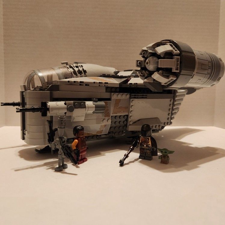 LEGO Star Wars Set 75292 The Razor Crest (The Mandalorian Bounty