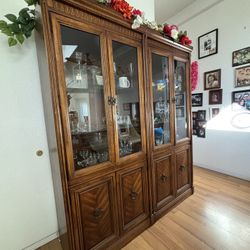Curio Cabinets 