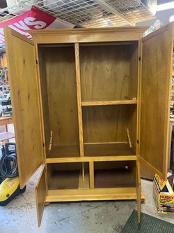 Wardrobe/ armoire