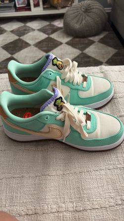 Women air forces pineapple addition