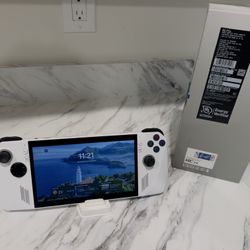 ROG Ally 7" 120Hz FHD 1080p Gaming Handheld - AMD Ryzen Z1 Extreme