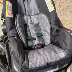  Babytrend Carseat For Baby / infant / Newborn 
