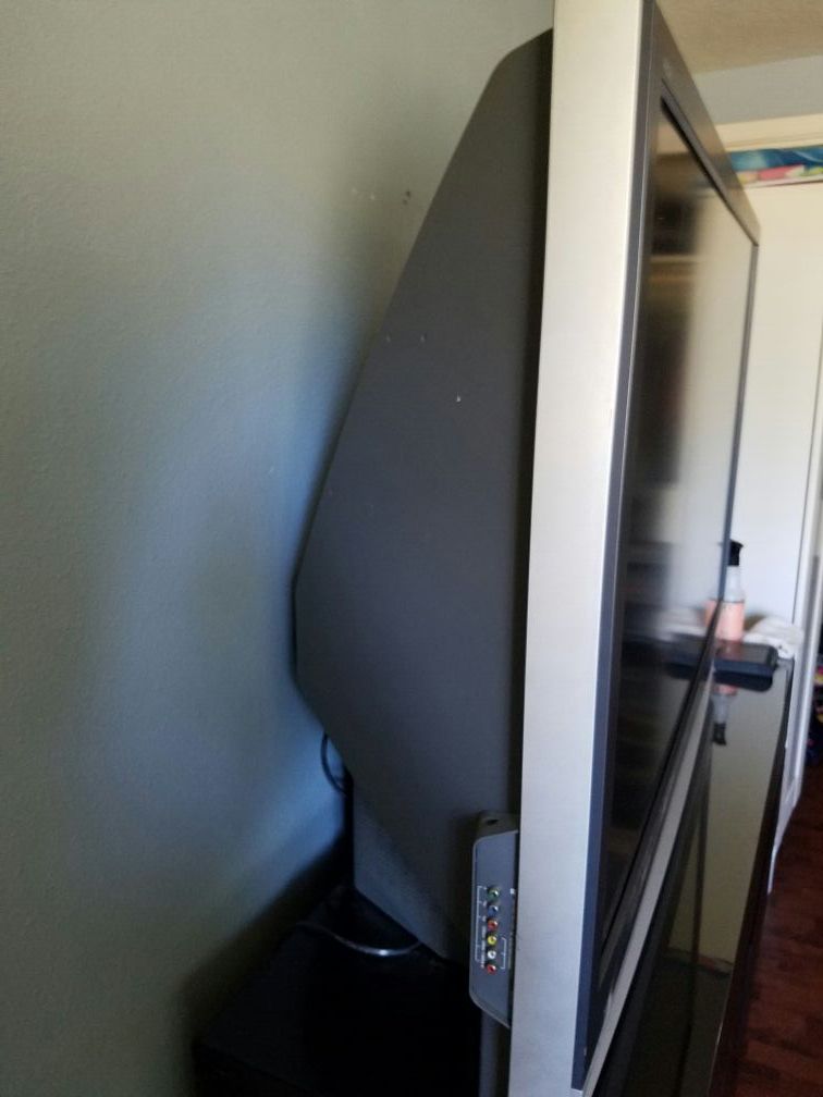 Sony Grand WEGA KDF-55E2000 55-Inch 3LCD Rear Projection Television - $200