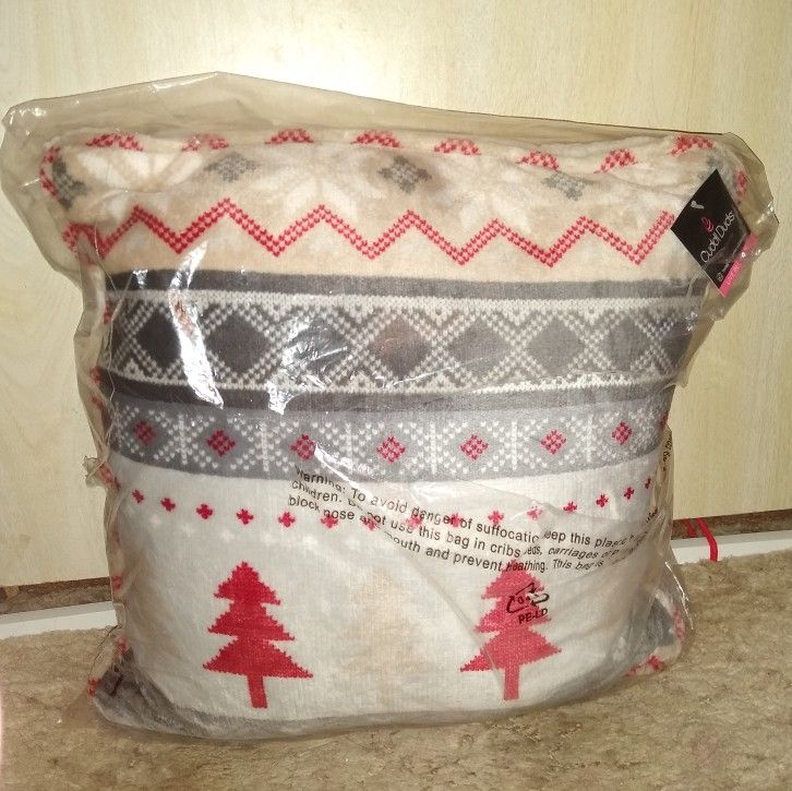New Festive Christmas Faire Isle Throw Pillows