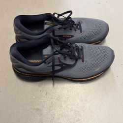 Men’s Brooks Ghost 15 (Size 12)