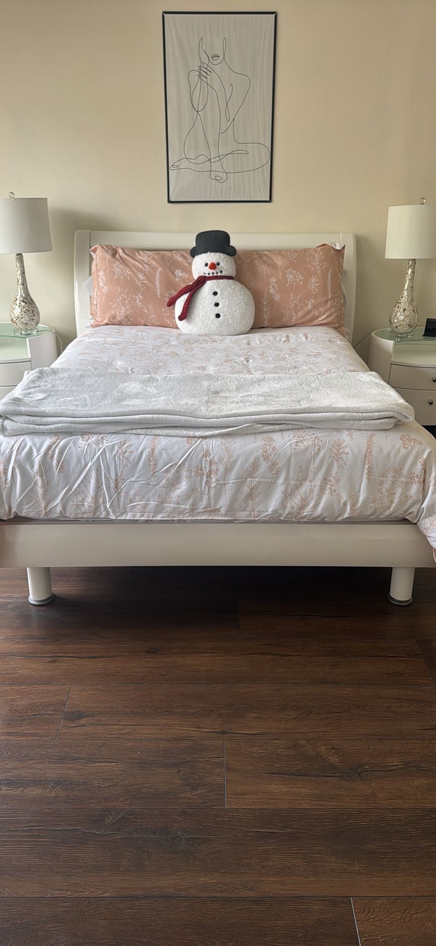 Modern White Bedroom Set