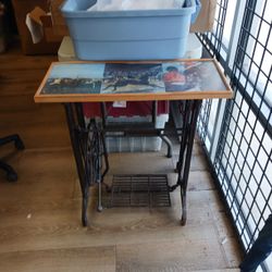 Sewing Machine  Table