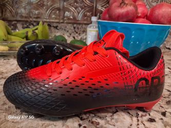 Soccer cleats us size 2y