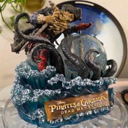 Disney Pirates of the Caribbean Dead Mans Chest Musical Snowglobe Retired Works