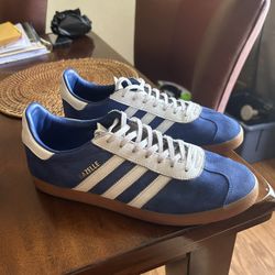 Adidas Sneakers 