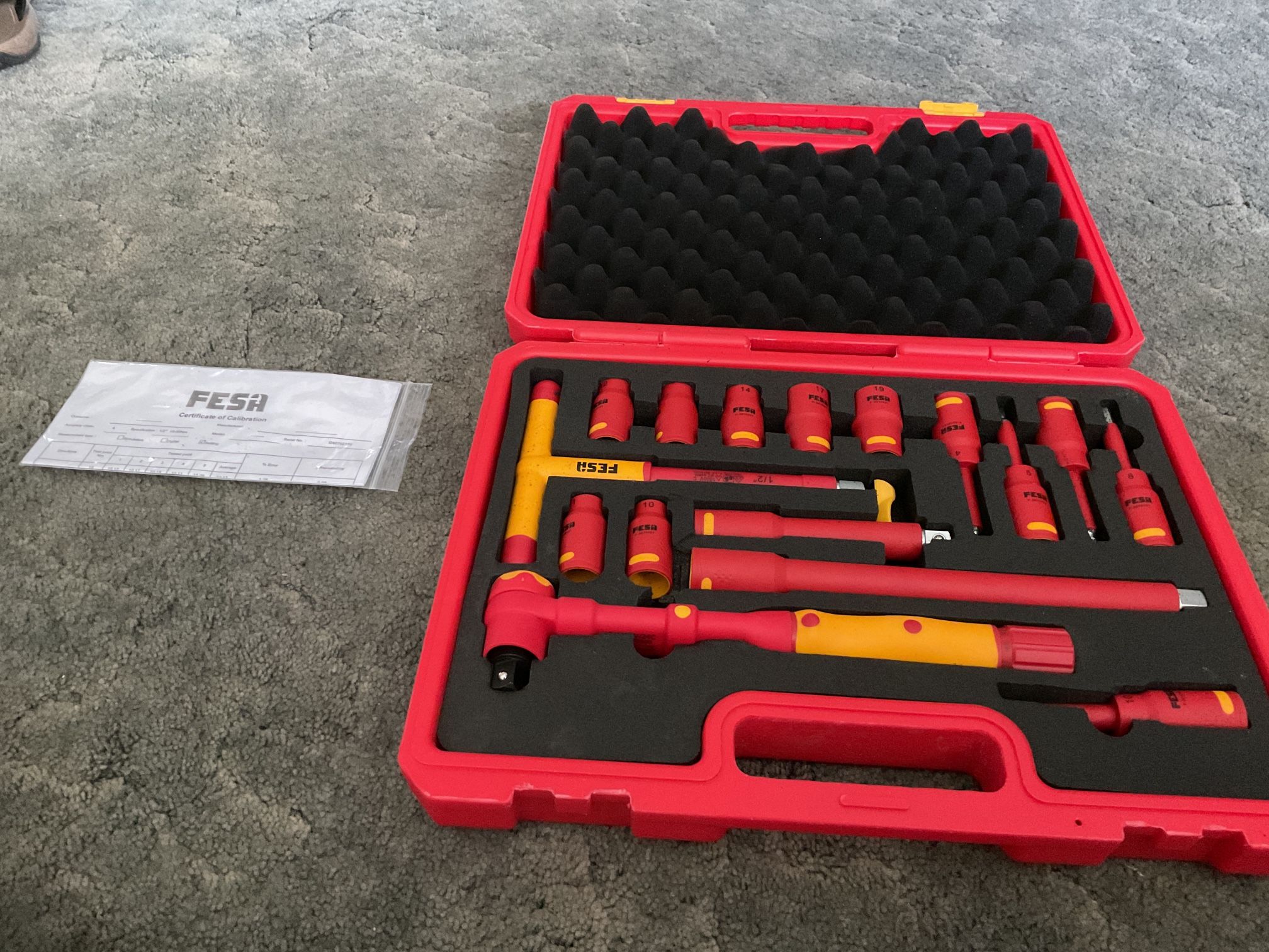 Electrician’s Insulated Socket And Torque Wrench Set