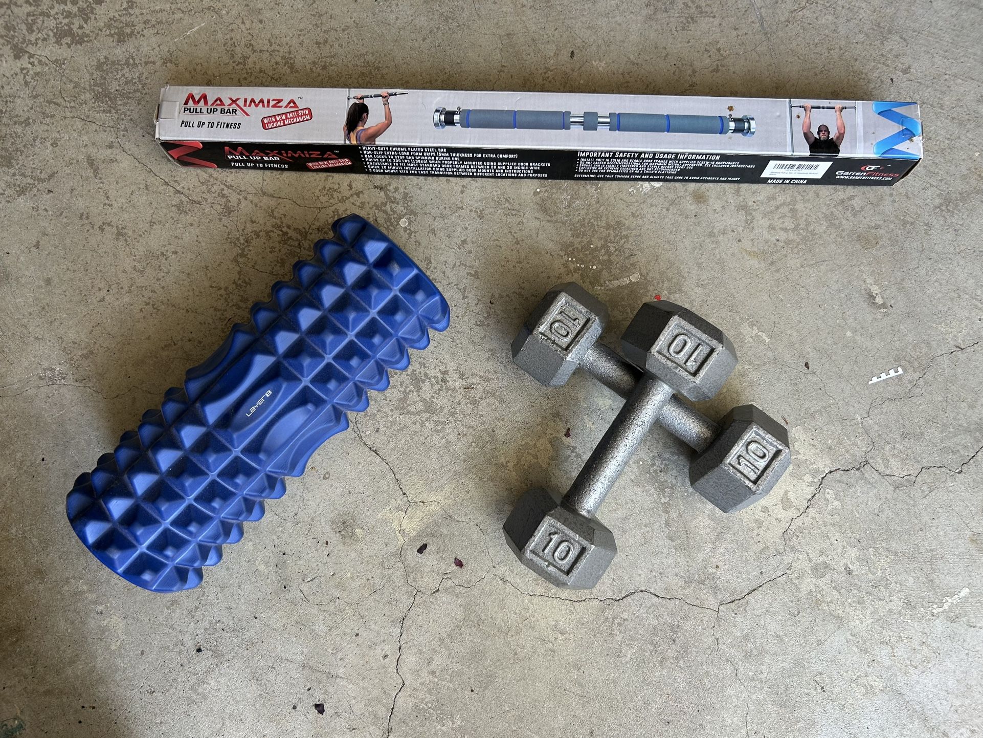 10 Lb Weights - Dumb Bells , Pull-up Bar And Roller
