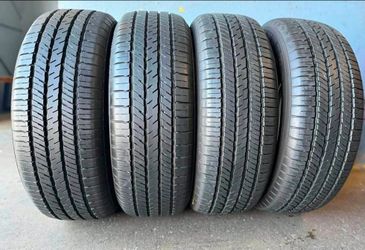 225 60 17 Yokohama tires Con 80% de Vida Las 4
