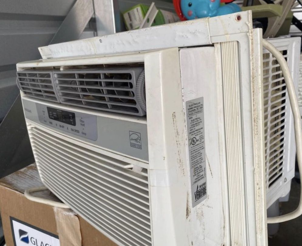 Frigidaire Window AC Unit 8000 BTU