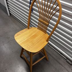 Wooden Barstool Rotating