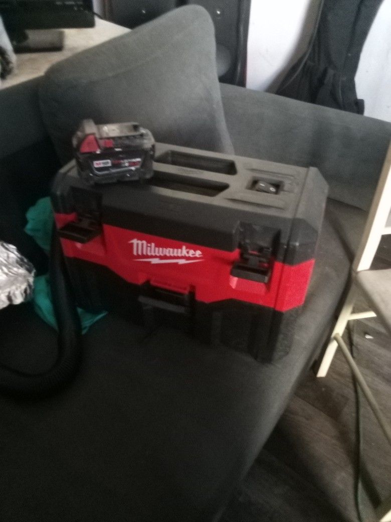 Milwaukee Vacuum And M18 5.0 Battery Only For 125$