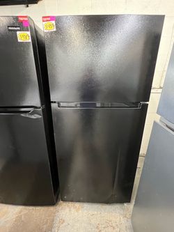 Frigidaire Black Top-Freezer Refrigerator