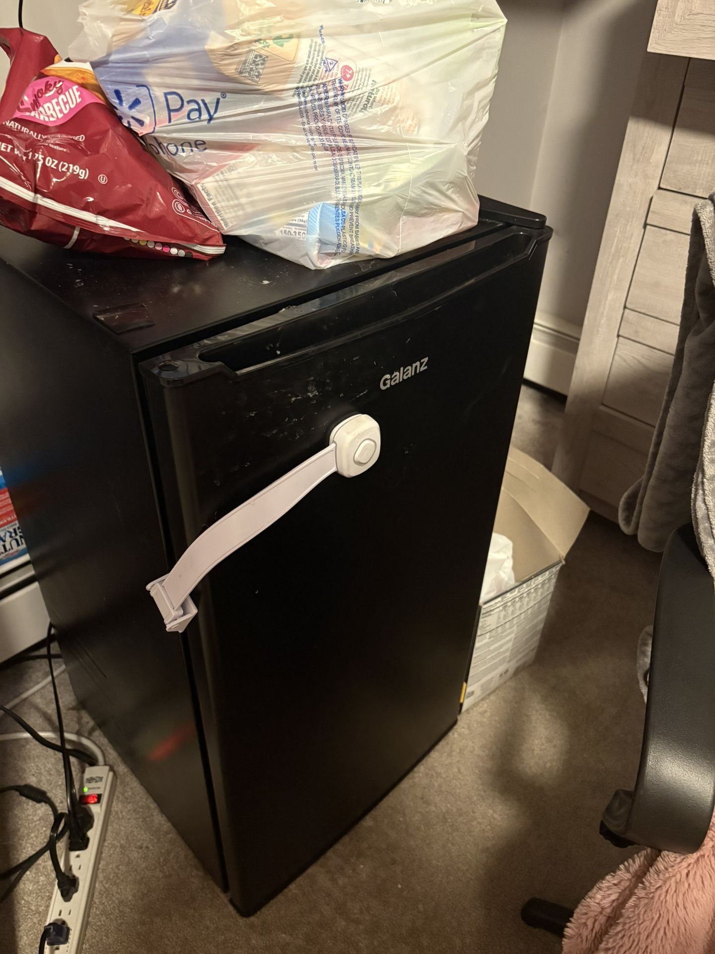 Mini Fridge / Freezer