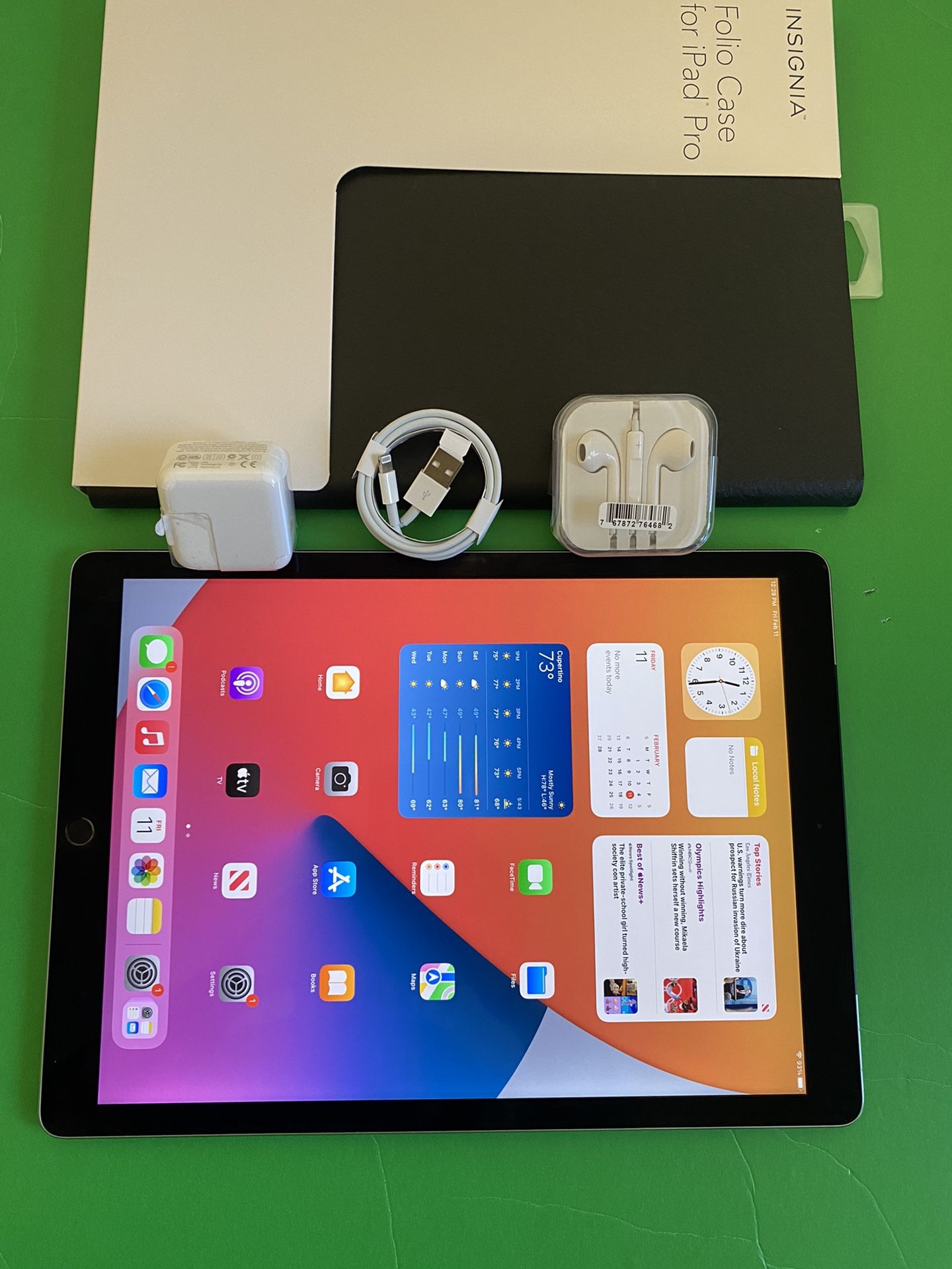 128GB Apple IPad Pro 12.9” (Retina /IOS 15) WiFi + cellular (T Mobile /  AT&T/ Verizon / LTE) with Accesories (Apple pencil supported)