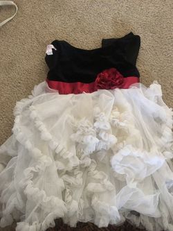 Girls ruffle dress