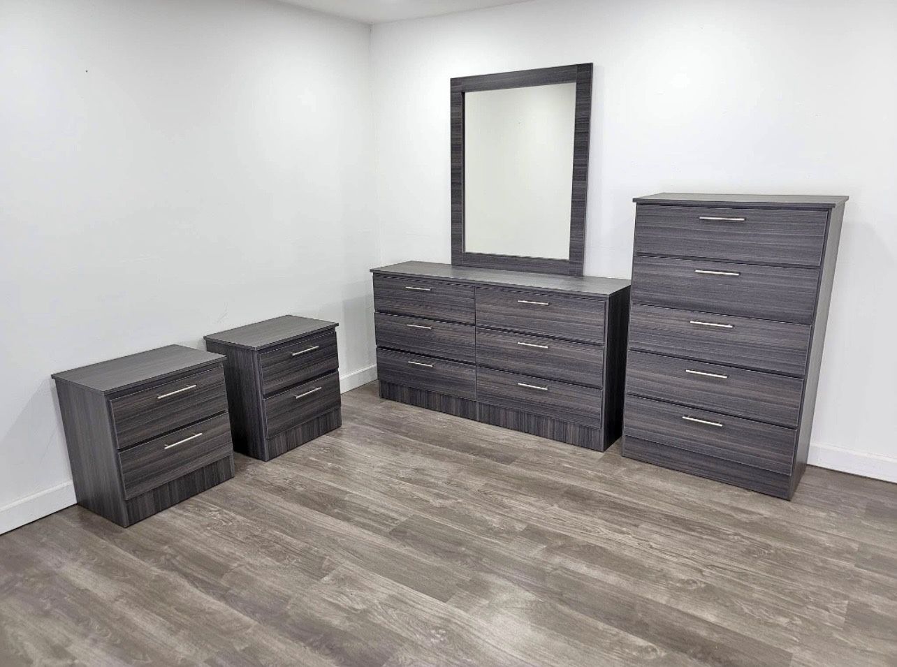 Dresser Whit Mirror, Chest And 2 Nightstands - Cómoda Con Espejo, Gavetero Y 2 Mesitas De Noche